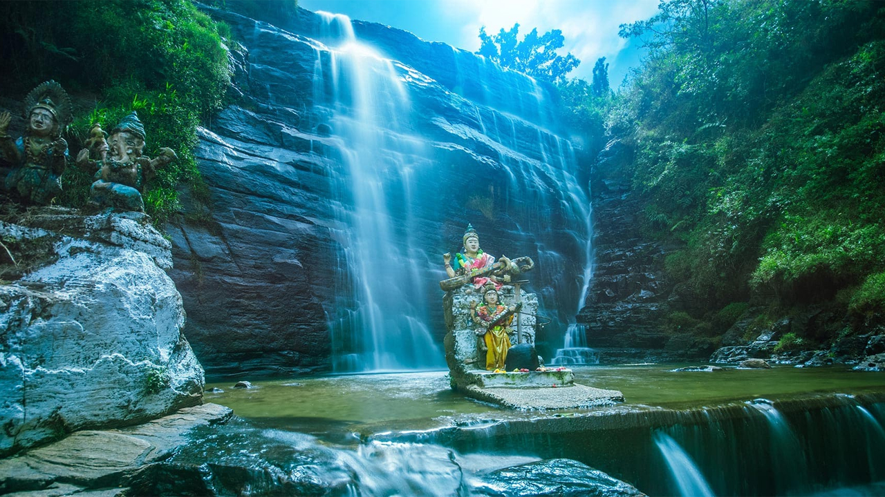 Nature Trails and Waterfalls You Must See in Sri Lanka